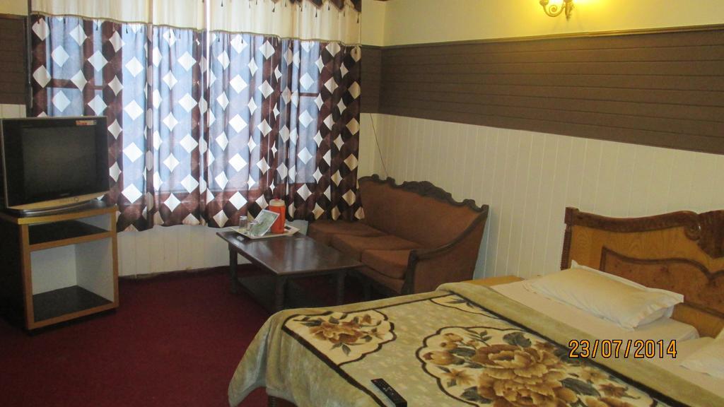 Hotel Bombay Palace Dalhousie Room photo