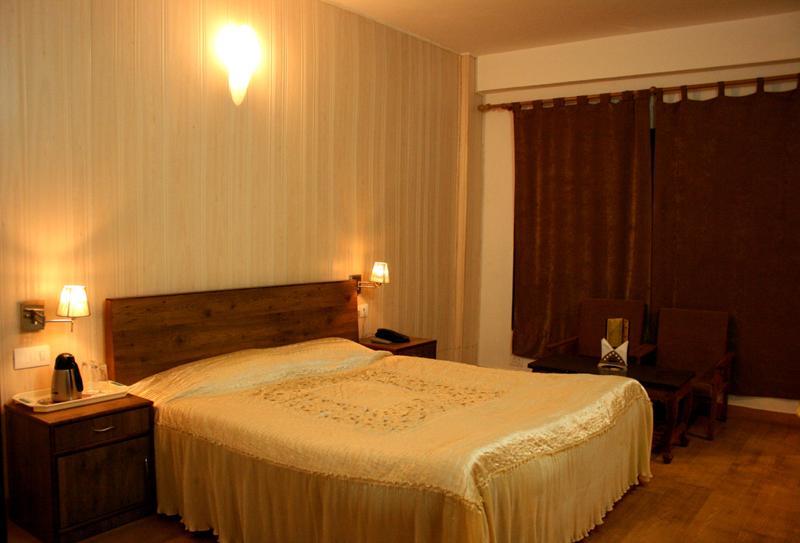 Hotel Bombay Palace Dalhousie Room photo
